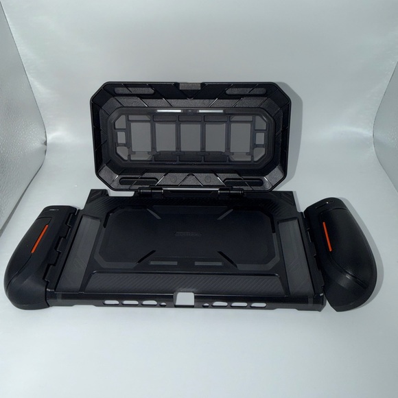 Nintendo Switch 2 Controller and Case - Picture 3 of 4